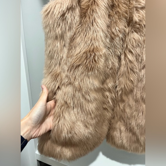 ZARA Faux Fur Vest blogger favorite size large pockets - Picture 8 of 14